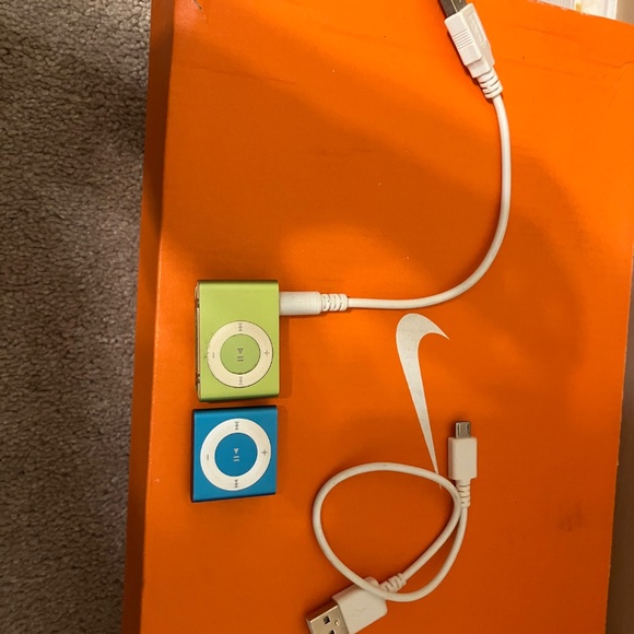 Apple iPod Nano Shuffle Mini Blue/Green Tested Working Bundle 4th&2nd Generation - Picture 2 of 7